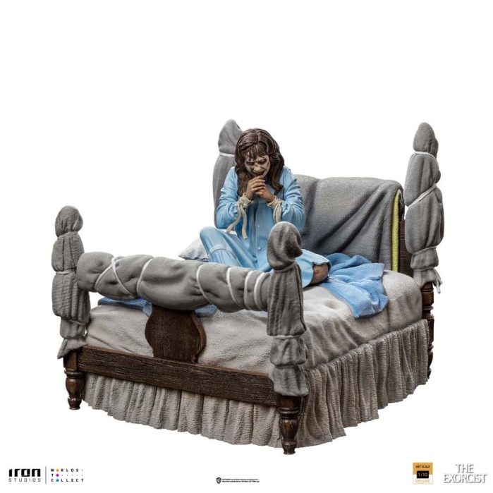 The Exorcist: Deluxe Possessed Regan McNeil 1:10 Scale Statue Iron Studios Product