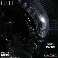 Alien: MDS Deluxe Alien 7 inch Action Figure | Mezco Toyz