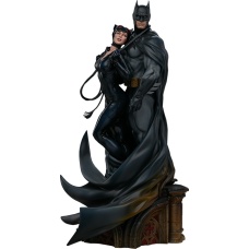 DC Comics: Batman and Catwoman Diorama | Sideshow Collectibles