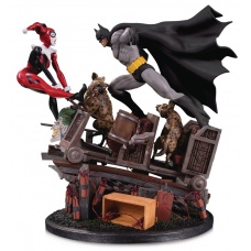 DC Comics: Batman vs Harley Quinn Battle Statue Second Edition | Diamond Select Toys