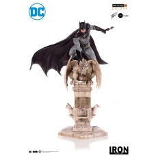 DC Comics: Deluxe Batman 1:10 Scale Statue by Eddy Barrows | Iron Studios
