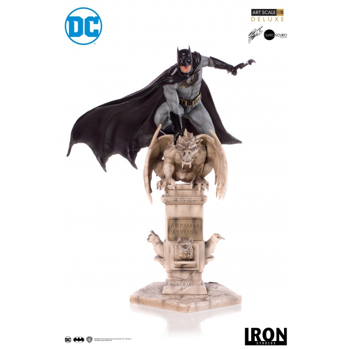 DC Comics: Deluxe Batman 1:10 Scale Statue by Eddy Barrows Iron Studios Product