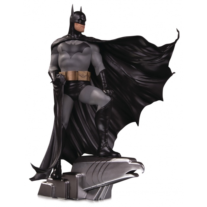 DC Comics: Designer Series - Batman Deluxe Statue by Alex Ross Diamond Select Toys Product