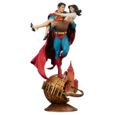 DC Comics: Superman and Lois Lane Diorama | Sideshow Collectibles