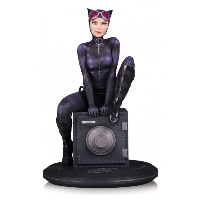 DC Cover Girls Statue Catwoman by Joelle Jones DC Collectibles Product