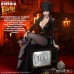 Elvira Mistress of the Dark Static-6 PVC Statue 1/6 Elvira 42 cm Mezco Toys Product