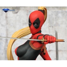 Femme Fatales PVC Statue Lady Deadpool | Diamond Select 