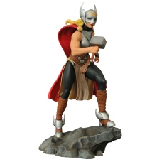 Femme Fatales PVC Statue Lady Thor | Diamond Select 