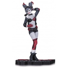 Harley Quinn Red, White & Black Statue | DC Collectibles