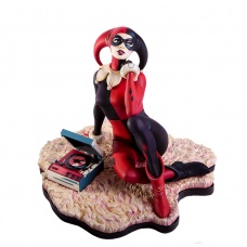Harley Quinn Waiting For My J Man Statue | Mondo