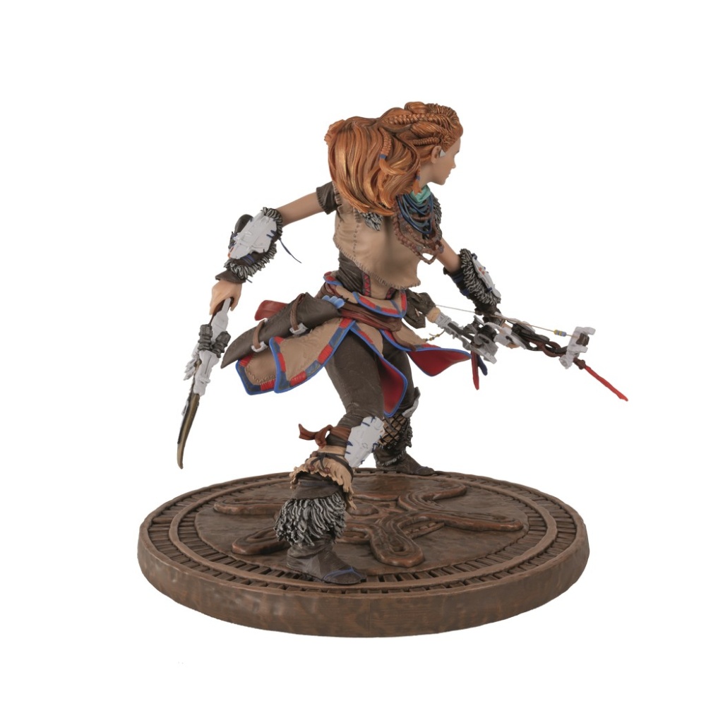 Horizon forbidden отзывы. Horizon Forbidden West: Aloy PVC Figure. Хоризон Форбиден Вест статуя Элой. Horizon Forbidden West резчики фигурок. Исполин Horizon Forbidden West фигурка.