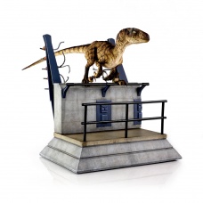 Jurassic Park: Breakout Raptor Statue | Chronicle Collectibles