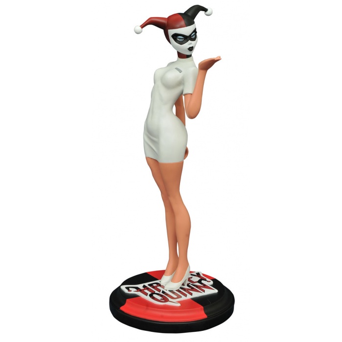 Nurse Harley Quinn Statue Diamond Select Toys Product