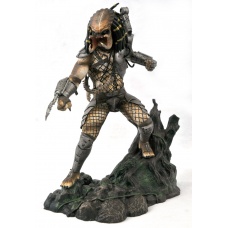 Predator Gallery: Predator Unmasked PVC Statue SDCC 2020 | Diamond Select Toys