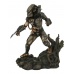 Predator Movie Gallery PVC Statue Jungle Predator Diamond Select Toys Product