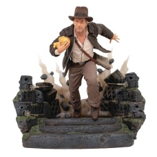 Raiders Of The Lost Ark: Deluxe Gallery Escape with Idol PVC Statue | Diamond Select Toys