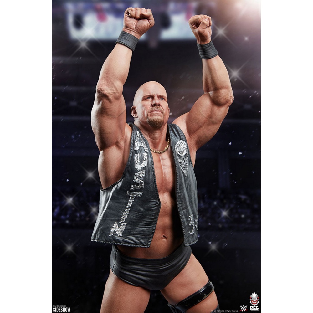 WWE: Stone Cold Steve Austin 1:4 Scale Statue.
